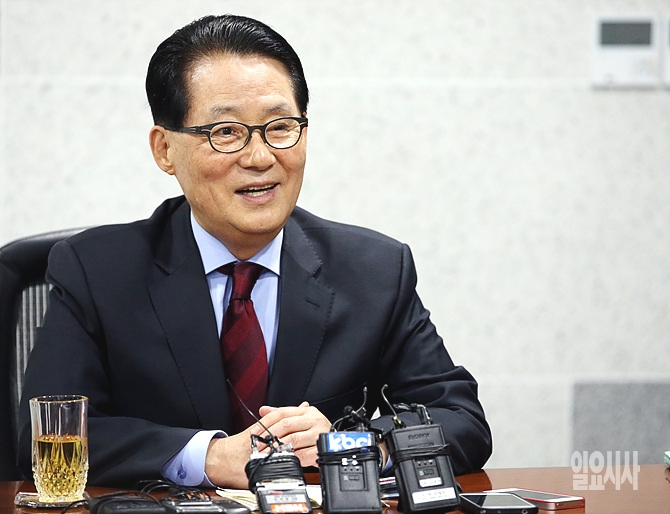 7일, 서울 여의도 국회서 4·29재보선 관련 기자회견 갖는 박지원 새정치민주연합 의원