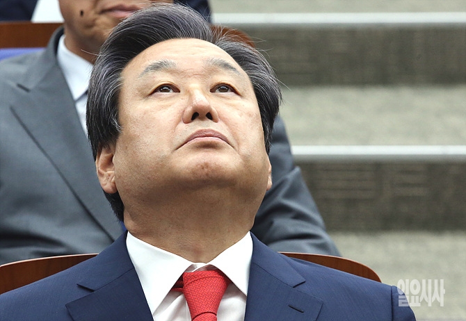 근심 많은 새누리당 김무성 대표