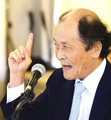 소설가 조정래