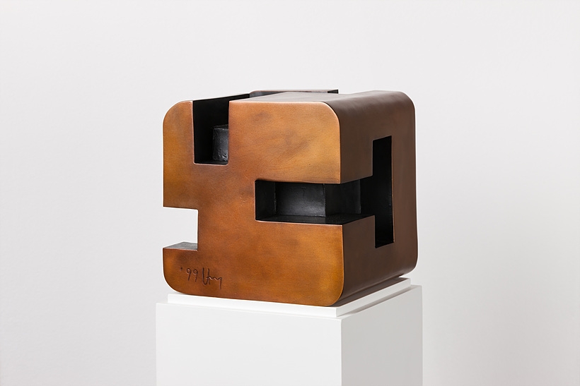 ▲ 모퉁이집 No.17_A The House on the Corner No.17_A, 1999, copper, 22x22x22(h)cm