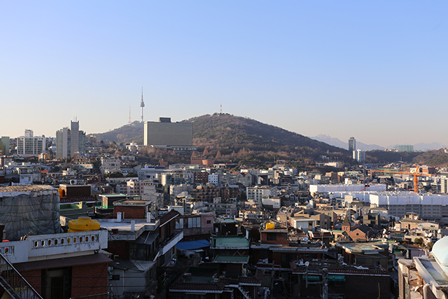 ▲ 우사단길 ‘음레코드’ 옥상에서 본 서울 풍경