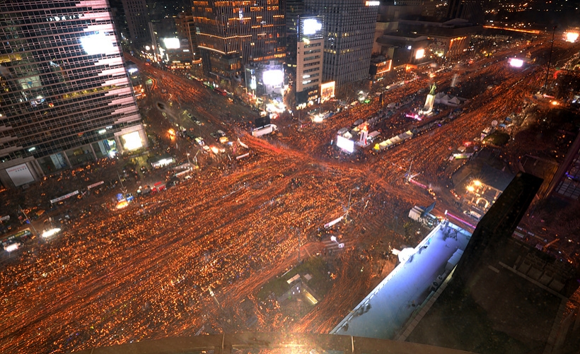 ▲ 서울 광화문광장서 열린 박근혜 전 대통령 퇴진 촛불 시위